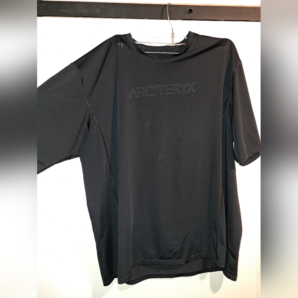 Arc'teryx atheltic style tshirt